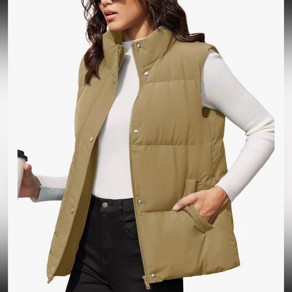 NEW without tag women’s puffer vest size small